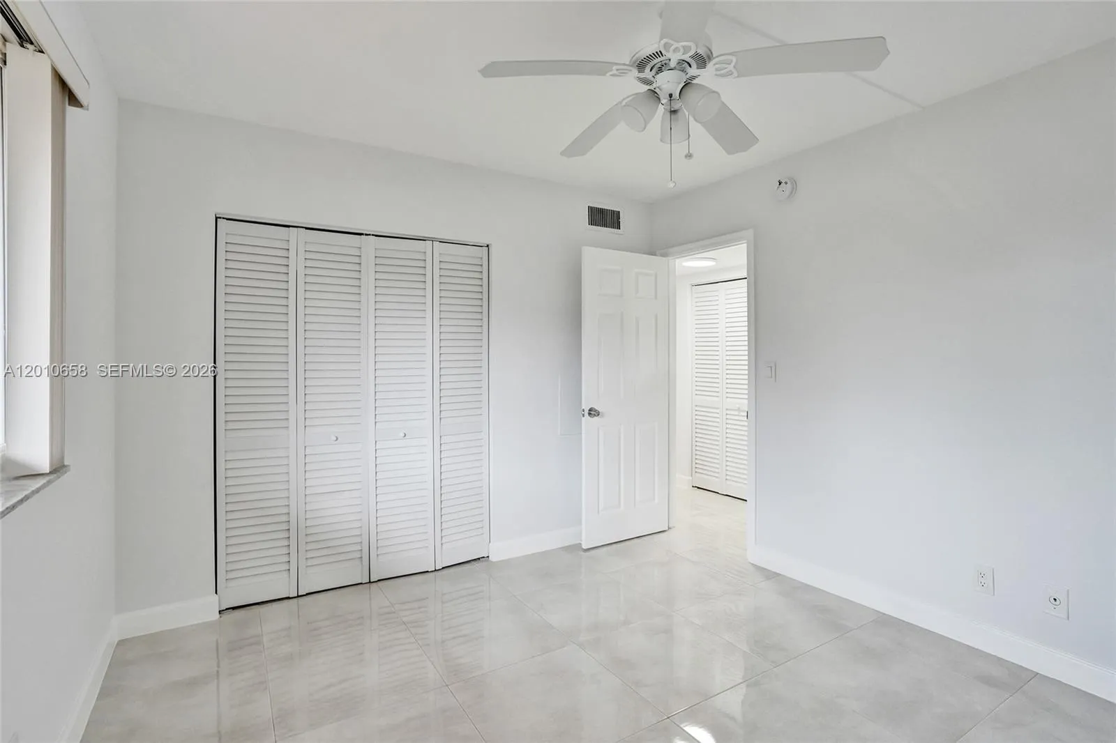 5950 Del Lago Cir 104, Sunrise, Florida 33313, Sunrise, Florida 33313, 2 Bedrooms Bedrooms, ,2 BathroomsBathrooms,Residential,For Sale,5950 Del Lago Cir 104, Sunrise, Florida 33313,A12010658