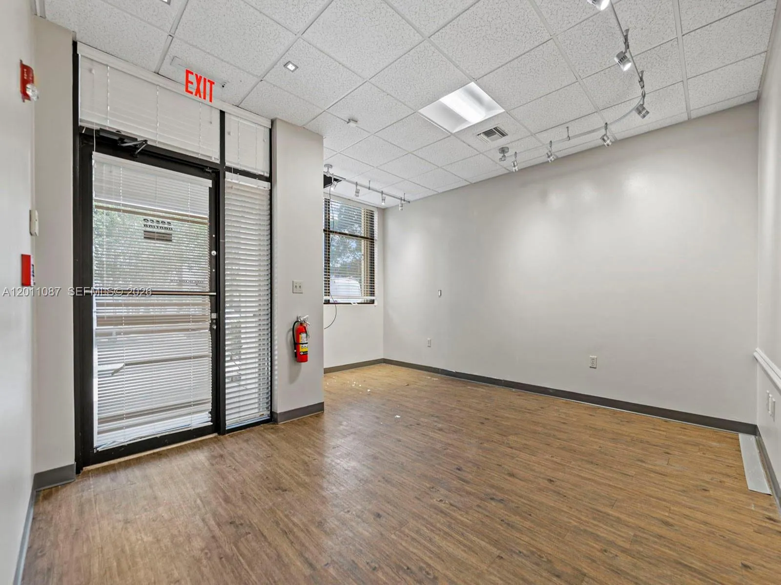 735 Shotgun Rd, Sunrise, Florida 33326, Sunrise, Florida 33326, ,Commercial Sale,For Sale,735 Shotgun Rd, Sunrise, Florida 33326,A12011087