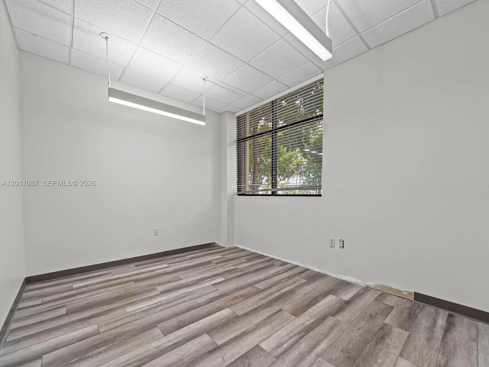 735 Shotgun Rd, Sunrise, Florida 33326, Sunrise, Florida 33326, ,Commercial Sale,For Sale,735 Shotgun Rd, Sunrise, Florida 33326,A12011087