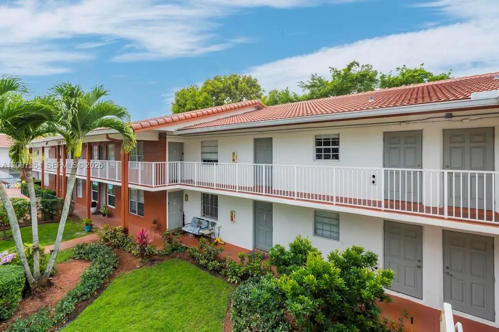 3100 Coral Springs Dr 2h, Coral Springs, Florida 3, Coral Springs, Florida 33065, 2 Bedrooms Bedrooms, ,2 BathroomsBathrooms,Residential Lease,For Rent,3100 Coral Springs Dr 2h, Coral Springs, Florida 3,A12007354