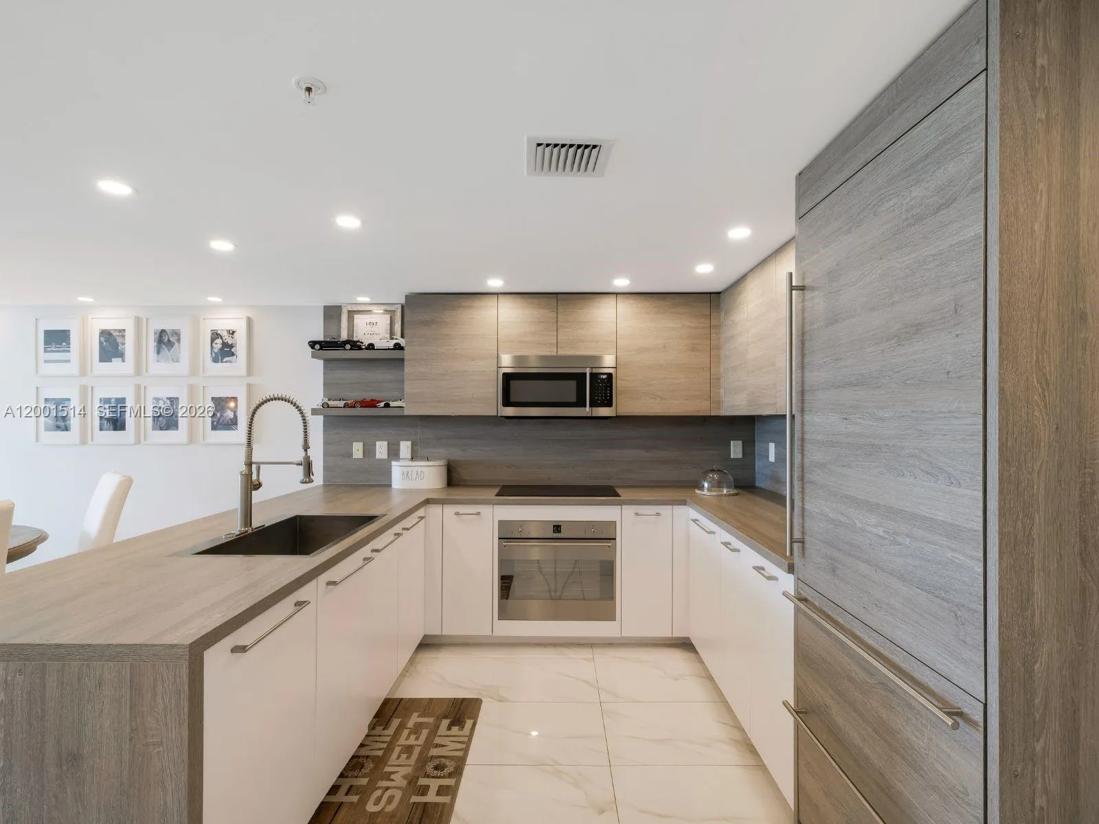 Sunny Isles Beach, Florida 33160, 2 Bedrooms Bedrooms, ,3 BathroomsBathrooms,Residential,For Sale,A12001514