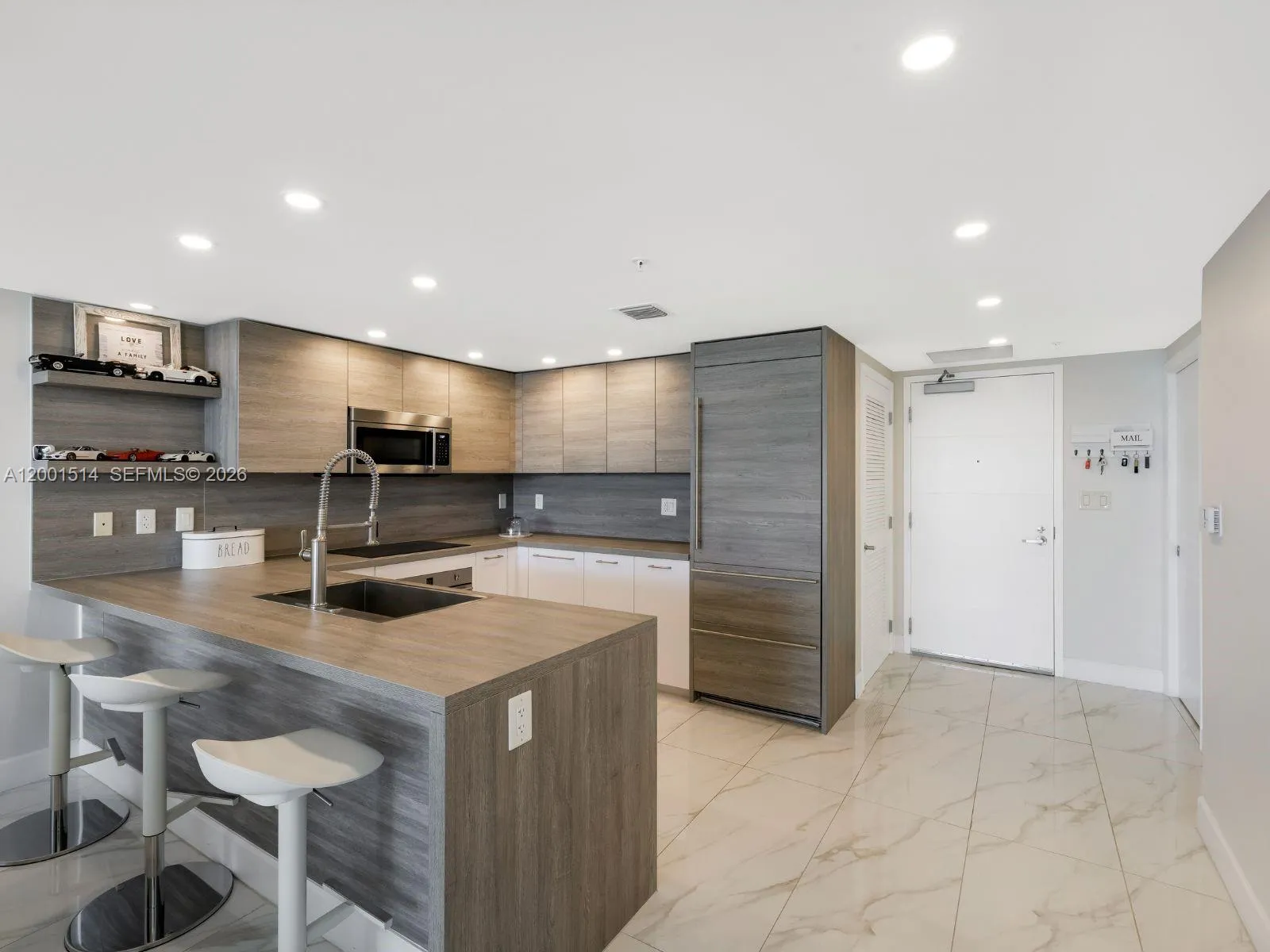 Sunny Isles Beach, Florida 33160, 2 Bedrooms Bedrooms, ,3 BathroomsBathrooms,Residential,For Sale,A12001514