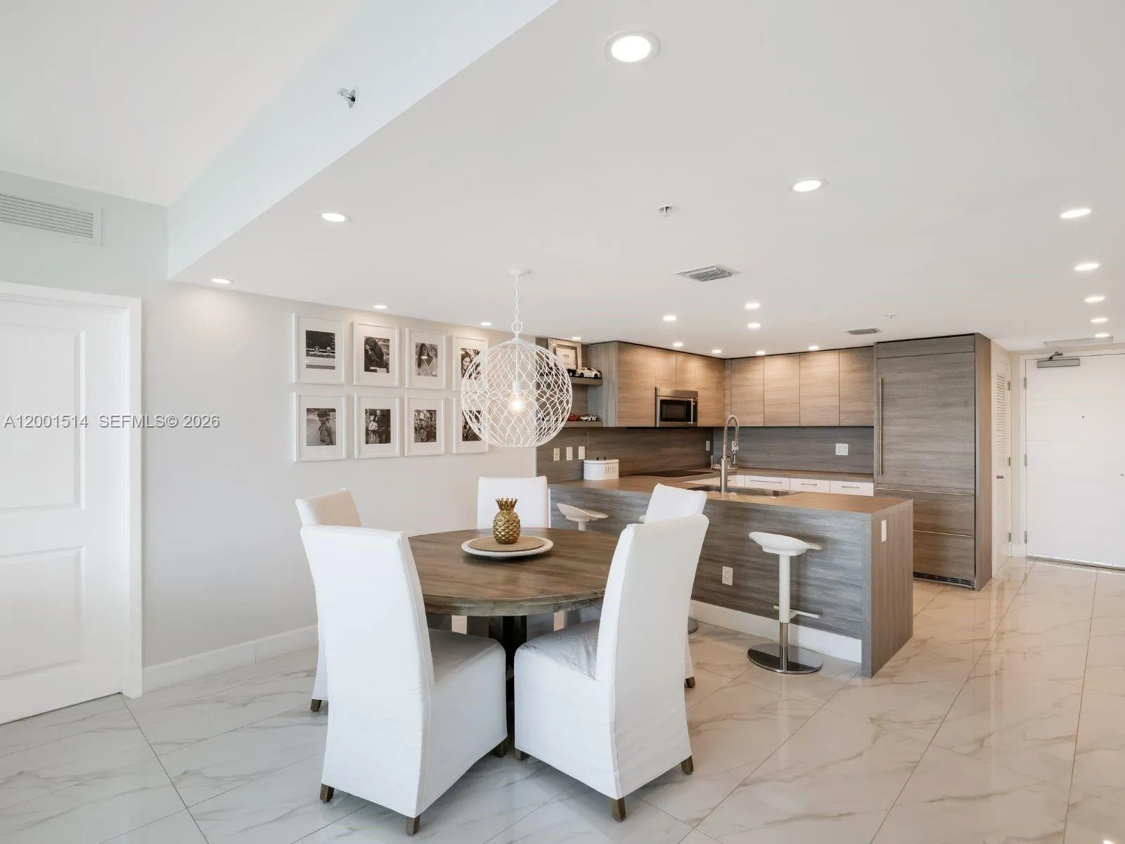 Sunny Isles Beach, Florida 33160, 2 Bedrooms Bedrooms, ,3 BathroomsBathrooms,Residential,For Sale,A12001514