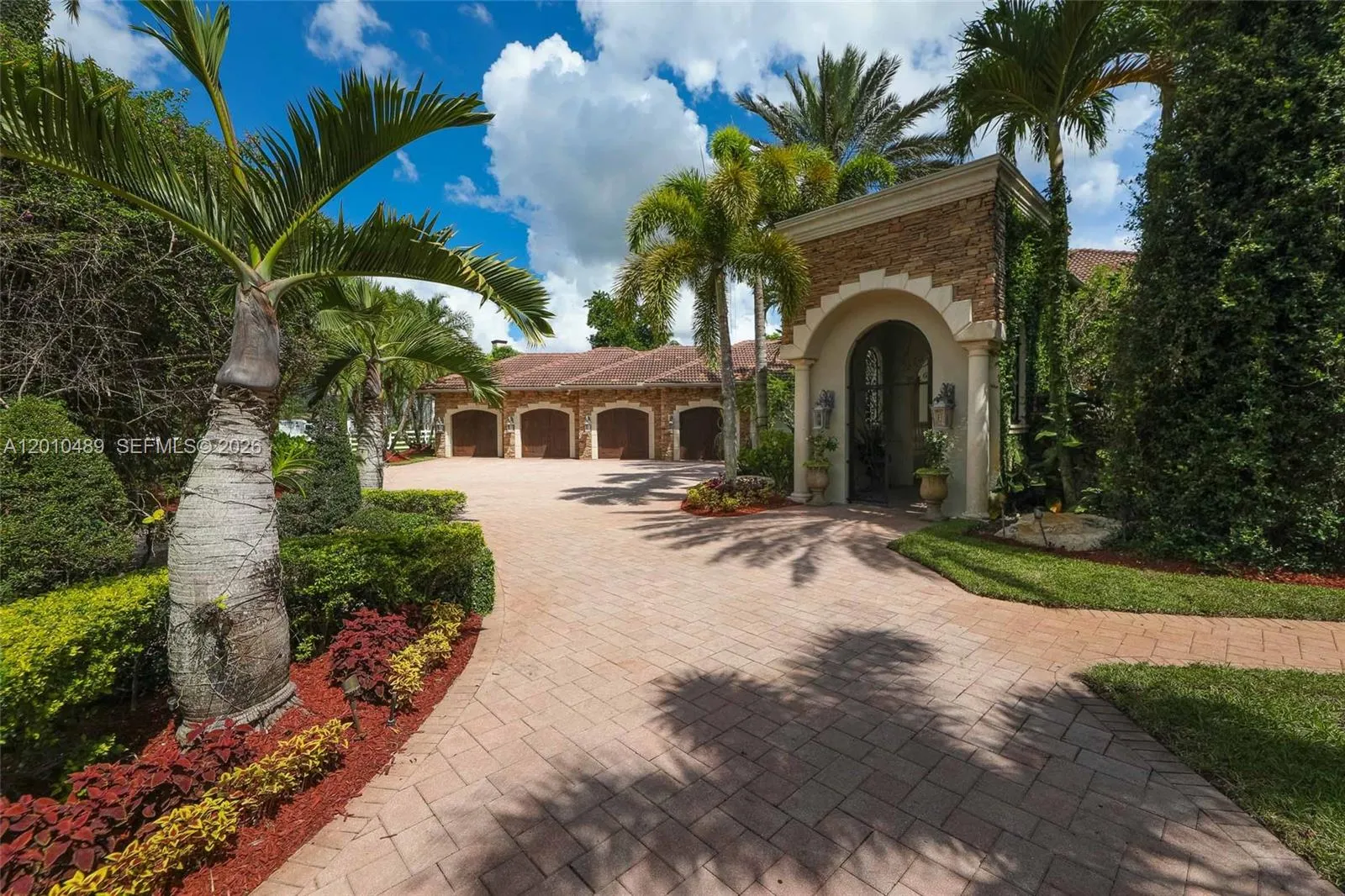 16740 Berkshire Ct, Southwest Ranches, Florida 333, Southwest Ranches, Florida 33331, 6 Bedrooms Bedrooms, ,6 BathroomsBathrooms,Residential,For Sale,16740 Berkshire Ct, Southwest Ranches, Florida 333,A12010489