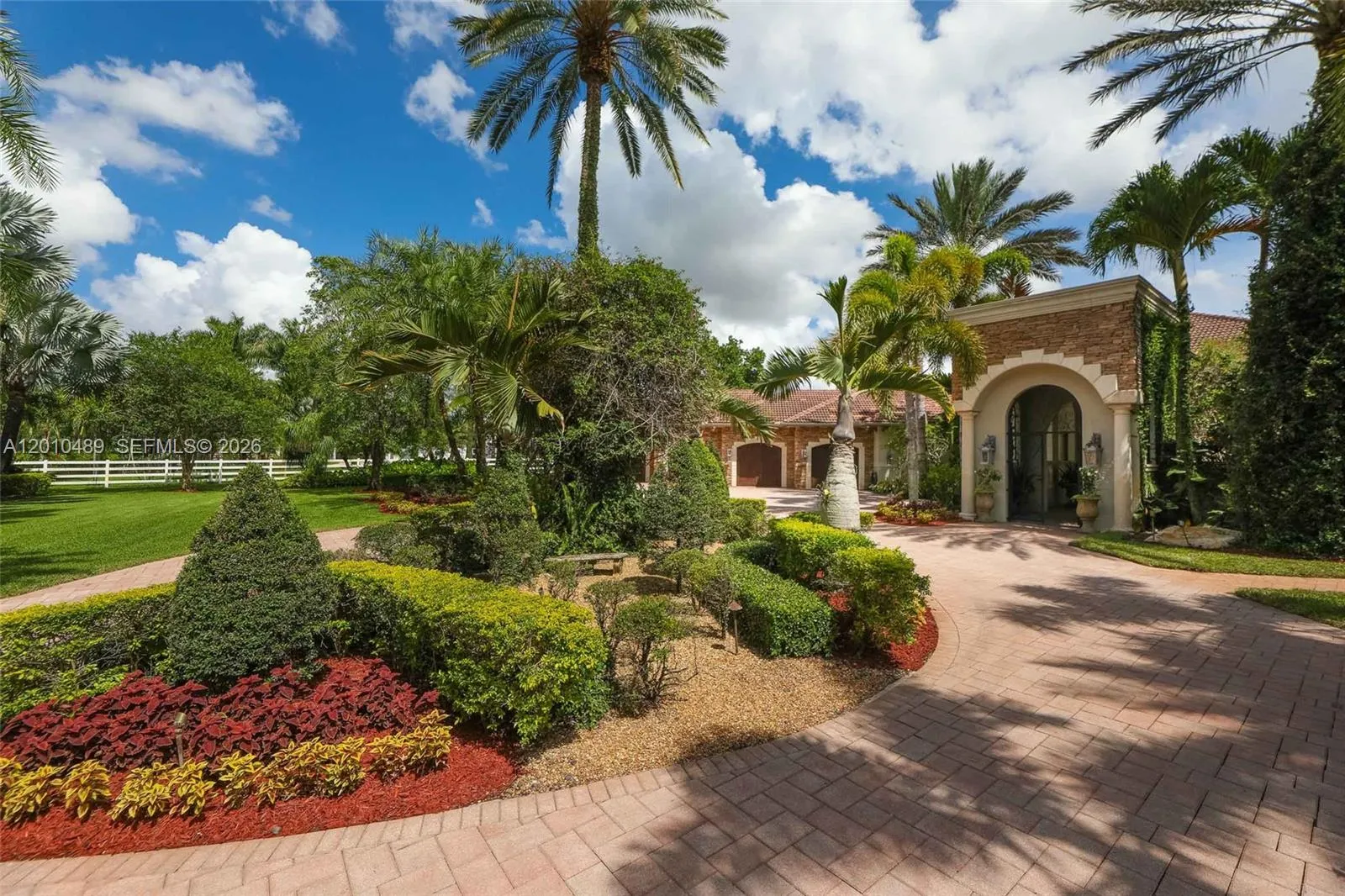 16740 Berkshire Ct, Southwest Ranches, Florida 333, Southwest Ranches, Florida 33331, 6 Bedrooms Bedrooms, ,6 BathroomsBathrooms,Residential,For Sale,16740 Berkshire Ct, Southwest Ranches, Florida 333,A12010489