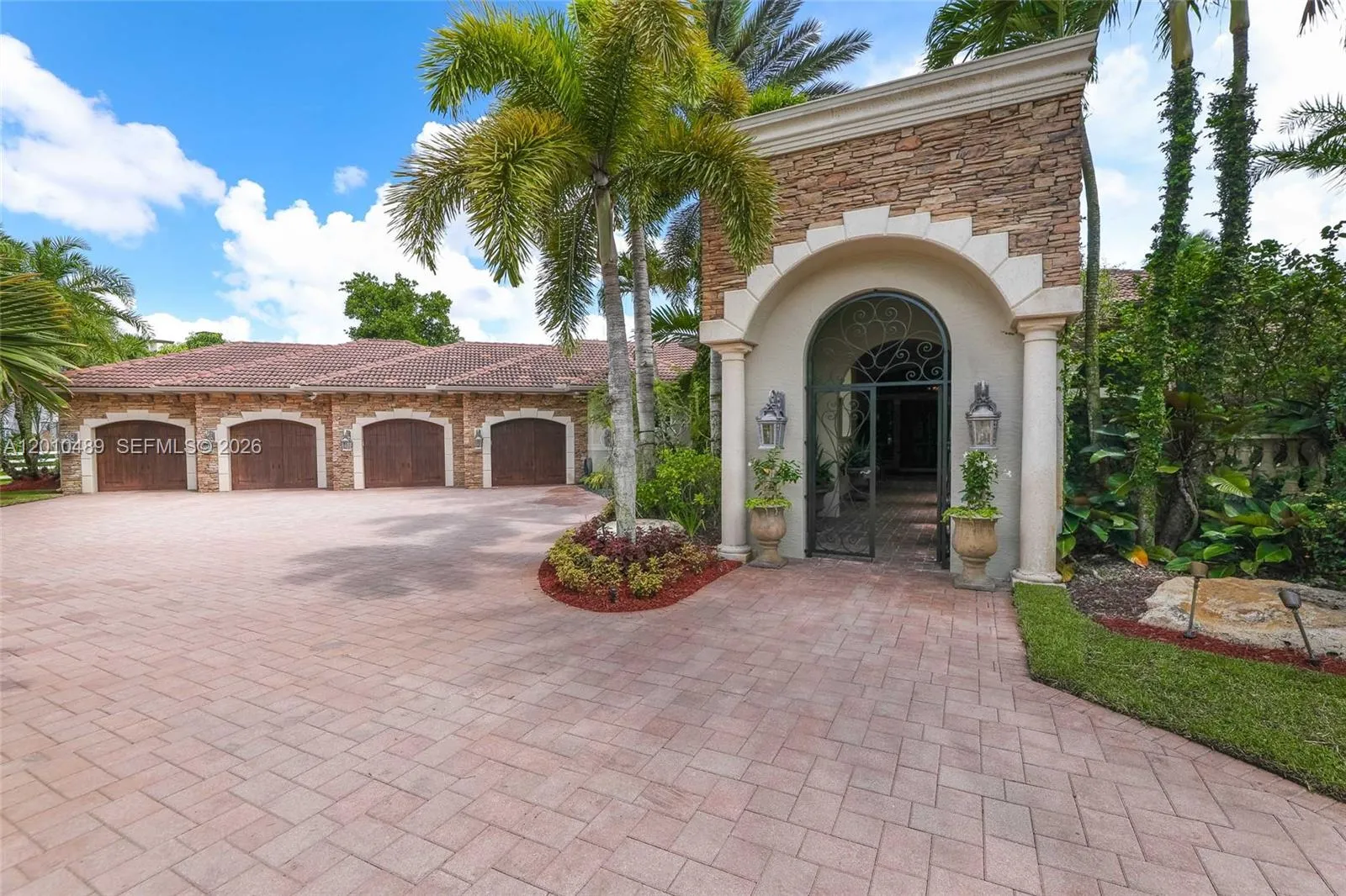 16740 Berkshire Ct, Southwest Ranches, Florida 333, Southwest Ranches, Florida 33331, 6 Bedrooms Bedrooms, ,6 BathroomsBathrooms,Residential,For Sale,16740 Berkshire Ct, Southwest Ranches, Florida 333,A12010489