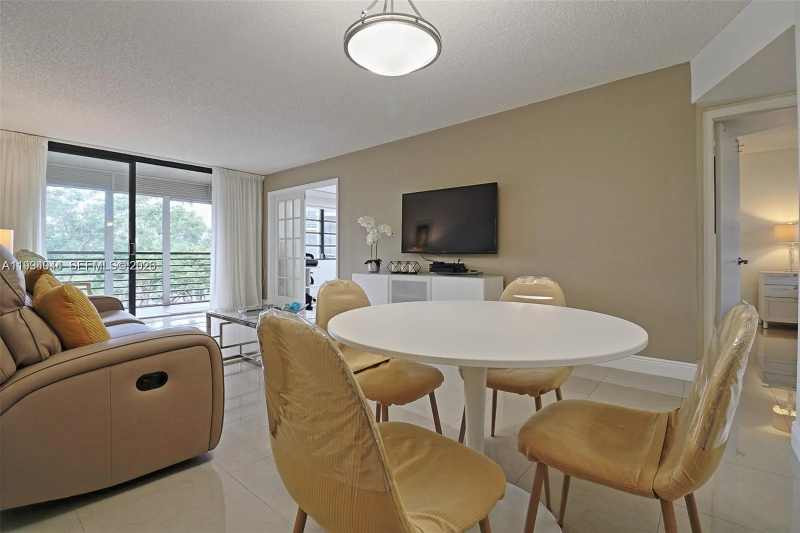 1100 Colony Point Cir 419, Pembroke Pines, Florida, Pembroke Pines, Florida 33026, 2 Bedrooms Bedrooms, ,2 BathroomsBathrooms,Residential,For Sale,1100 Colony Point Cir 419, Pembroke Pines, Florida,A11994944