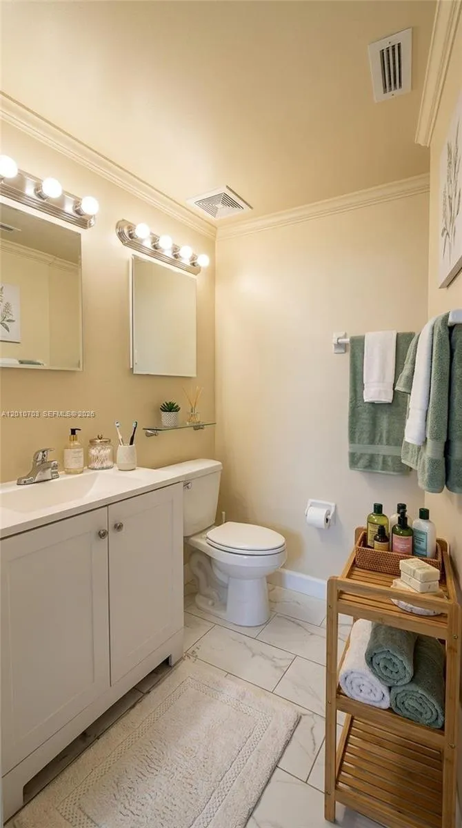 666 W 81st St 316, Hialeah, Florida 33014, Hialeah, Florida 33014, 2 Bedrooms Bedrooms, ,1 BathroomBathrooms,Residential Lease,For Rent,666 W 81st St 316, Hialeah, Florida 33014,A12010703