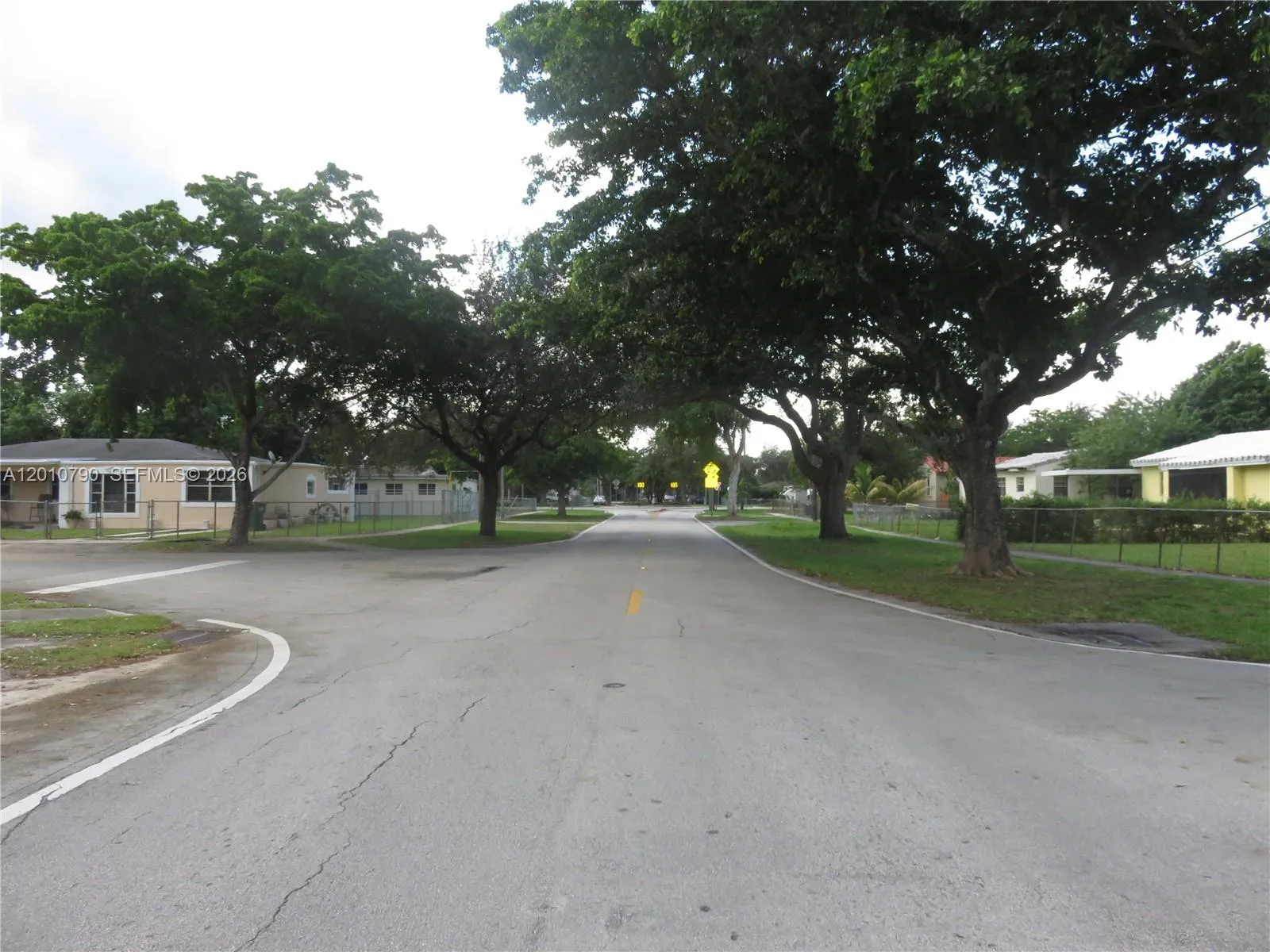 8277 Nw 191st Ln, Hialeah, Florida 33015, Hialeah, Florida 33015, 4 Bedrooms Bedrooms, ,3 BathroomsBathrooms,Residential Lease,For Rent,8277 Nw 191st Ln, Hialeah, Florida 33015,A12010790