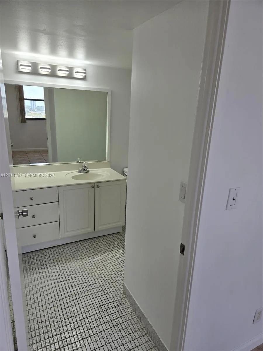 2nd Bathroom