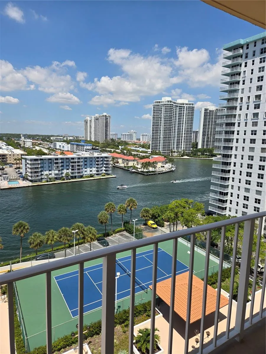 Sunny Isles Beach, Florida 33160, 2 Bedrooms Bedrooms, ,2 BathroomsBathrooms,Residential Lease,For Rent,A12011257
