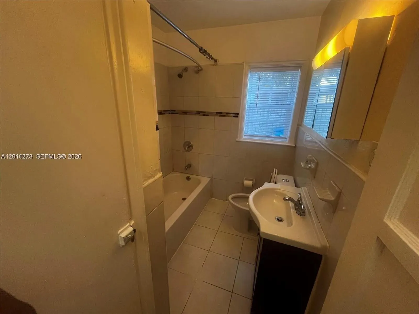 11108 Peachtree Dr 1, Miami, Florida 33161, Miami, Florida 33161, 2 Bedrooms Bedrooms, ,1 BathroomBathrooms,Residential Lease,For Rent,11108 Peachtree Dr 1, Miami, Florida 33161,A12011273