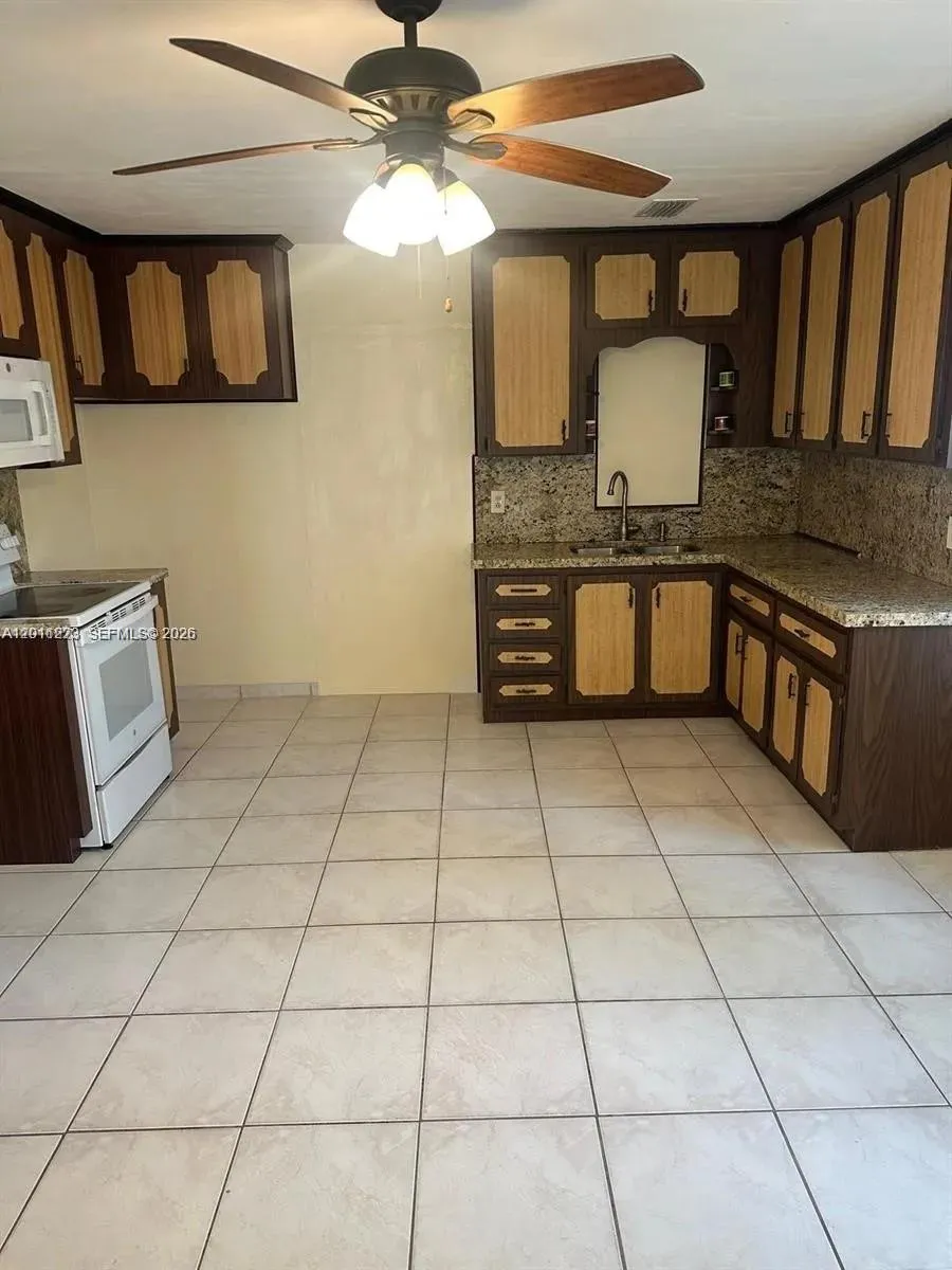 11108 Peachtree Dr 1, Miami, Florida 33161, Miami, Florida 33161, 2 Bedrooms Bedrooms, ,1 BathroomBathrooms,Residential Lease,For Rent,11108 Peachtree Dr 1, Miami, Florida 33161,A12011273