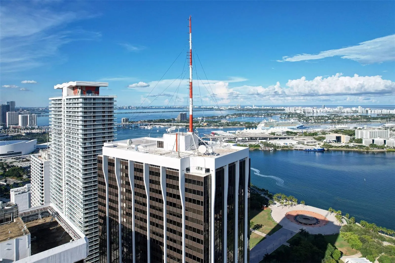 50 Biscayne Blvd 4405, Miami, Florida 33132, Miami, Florida 33132, 1 Bedroom Bedrooms, ,1 BathroomBathrooms,Residential Lease,For Rent,50 Biscayne Blvd 4405, Miami, Florida 33132,A12011317