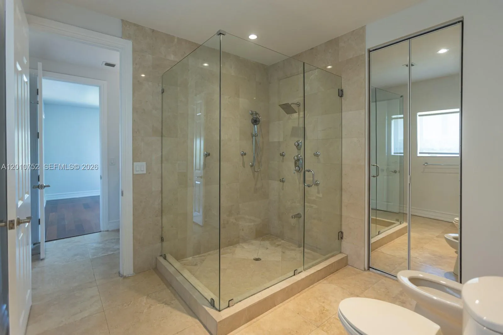 425 N Shore Dr, Miami Beach, Florida 33141, Miami Beach, Florida 33141, 4 Bedrooms Bedrooms, ,4 BathroomsBathrooms,Residential,For Sale,425 N Shore Dr, Miami Beach, Florida 33141,A12010752