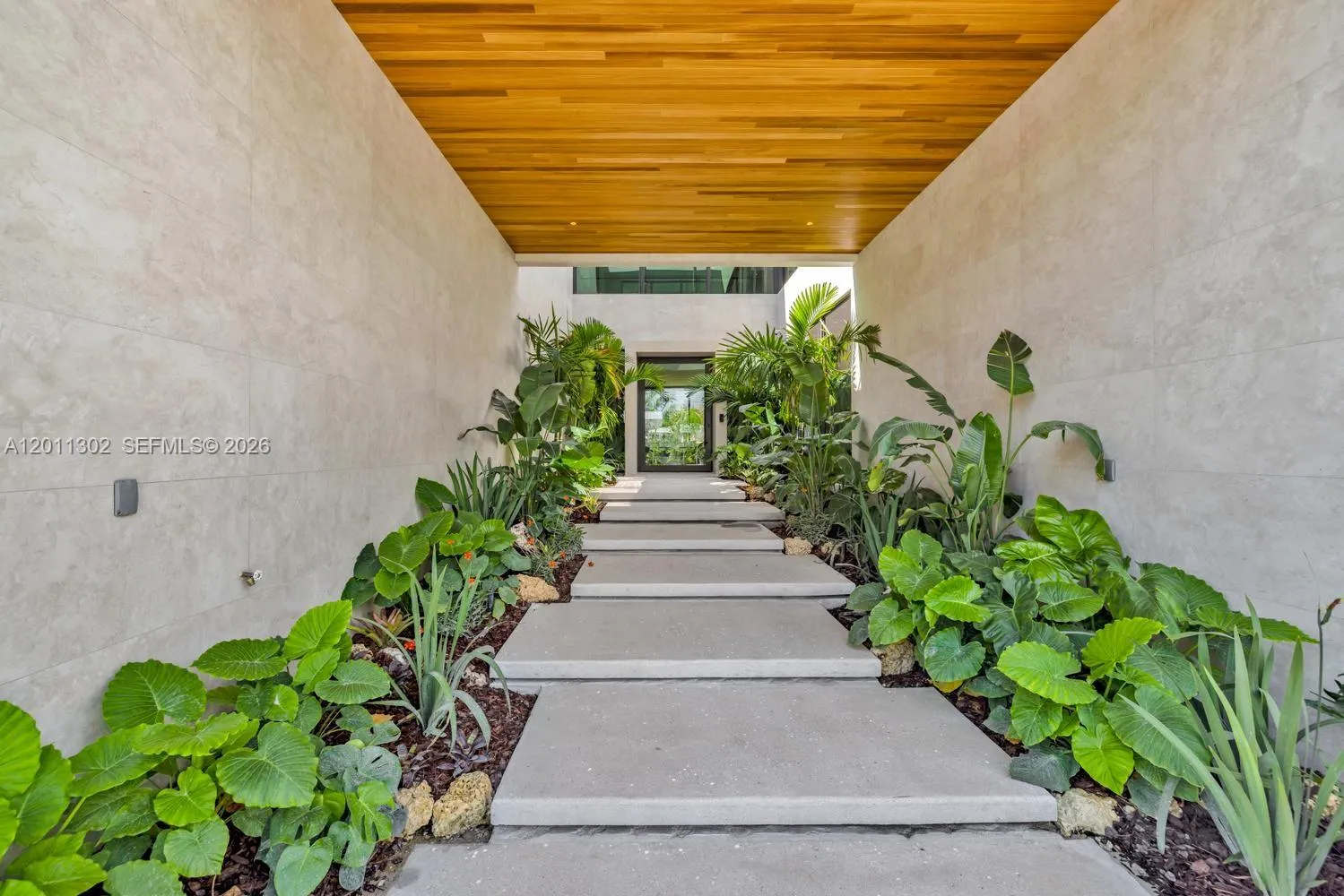 2006 Ne 124th St, North Miami, Florida 33181, North Miami, Florida 33181, 7 Bedrooms Bedrooms, ,8 BathroomsBathrooms,Residential,For Sale,2006 Ne 124th St, North Miami, Florida 33181,A12011302
