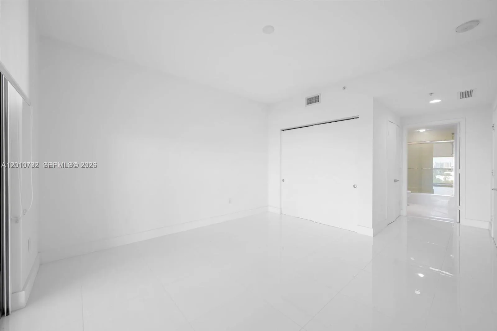 17301 Biscayne Blvd 808, North Miami Beach, Florid, North Miami Beach, Florida 33160, 2 Bedrooms Bedrooms, ,3 BathroomsBathrooms,Residential Lease,For Rent,17301 Biscayne Blvd 808, North Miami Beach, Florid,A12010732