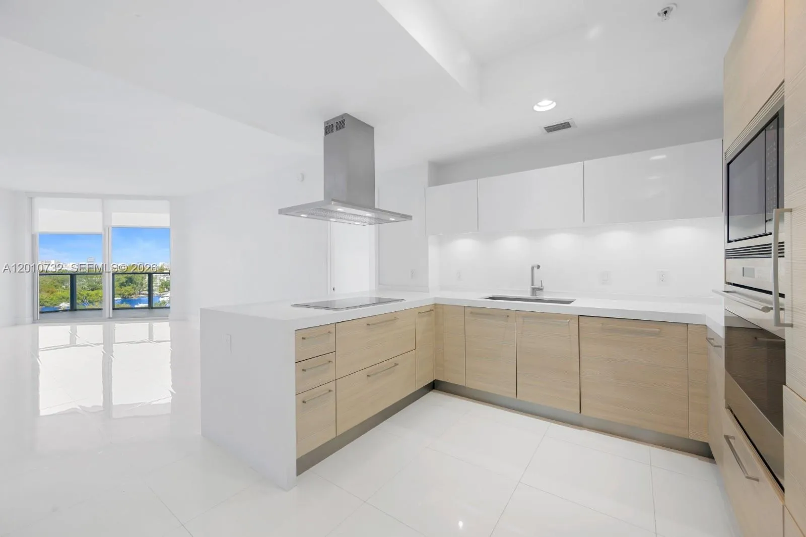 17301 Biscayne Blvd 808, North Miami Beach, Florid, North Miami Beach, Florida 33160, 2 Bedrooms Bedrooms, ,3 BathroomsBathrooms,Residential Lease,For Rent,17301 Biscayne Blvd 808, North Miami Beach, Florid,A12010732