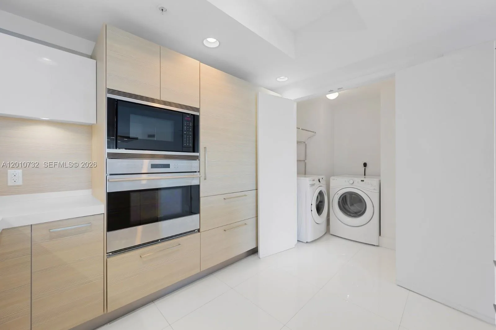 17301 Biscayne Blvd 808, North Miami Beach, Florid, North Miami Beach, Florida 33160, 2 Bedrooms Bedrooms, ,3 BathroomsBathrooms,Residential Lease,For Rent,17301 Biscayne Blvd 808, North Miami Beach, Florid,A12010732
