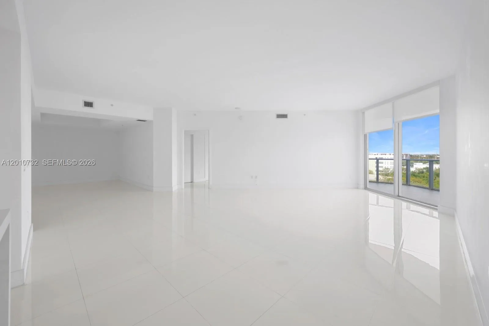 17301 Biscayne Blvd 808, North Miami Beach, Florid, North Miami Beach, Florida 33160, 2 Bedrooms Bedrooms, ,3 BathroomsBathrooms,Residential Lease,For Rent,17301 Biscayne Blvd 808, North Miami Beach, Florid,A12010732