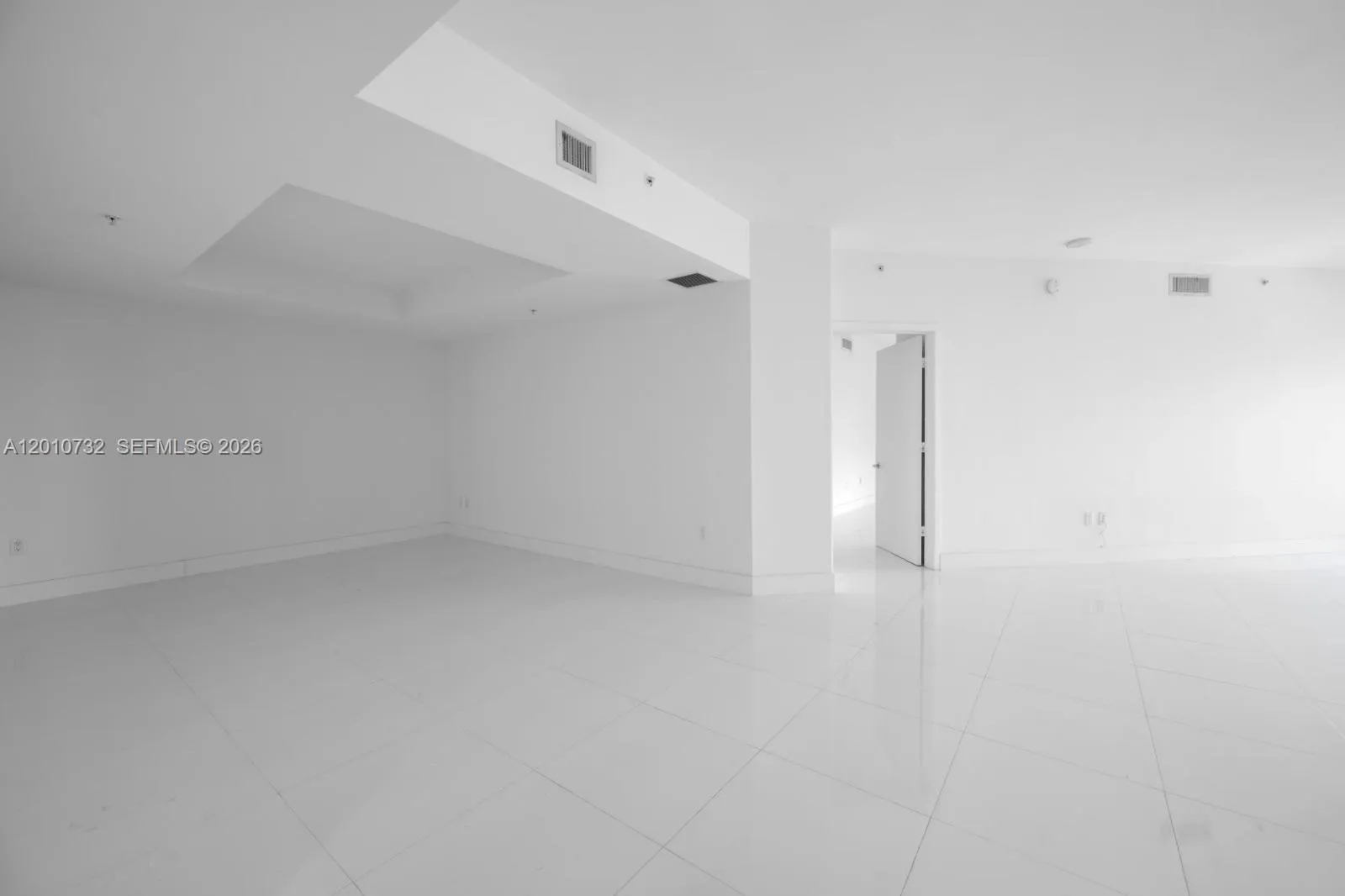 17301 Biscayne Blvd 808, North Miami Beach, Florid, North Miami Beach, Florida 33160, 2 Bedrooms Bedrooms, ,3 BathroomsBathrooms,Residential Lease,For Rent,17301 Biscayne Blvd 808, North Miami Beach, Florid,A12010732