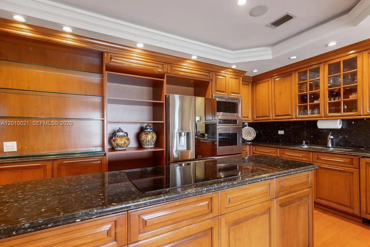 1800 Ne 114th St Ph01, Miami, Florida 33181, Miami, Florida 33181, 2 Bedrooms Bedrooms, ,3 BathroomsBathrooms,Residential,For Sale,1800 Ne 114th St Ph01, Miami, Florida 33181,A12010021