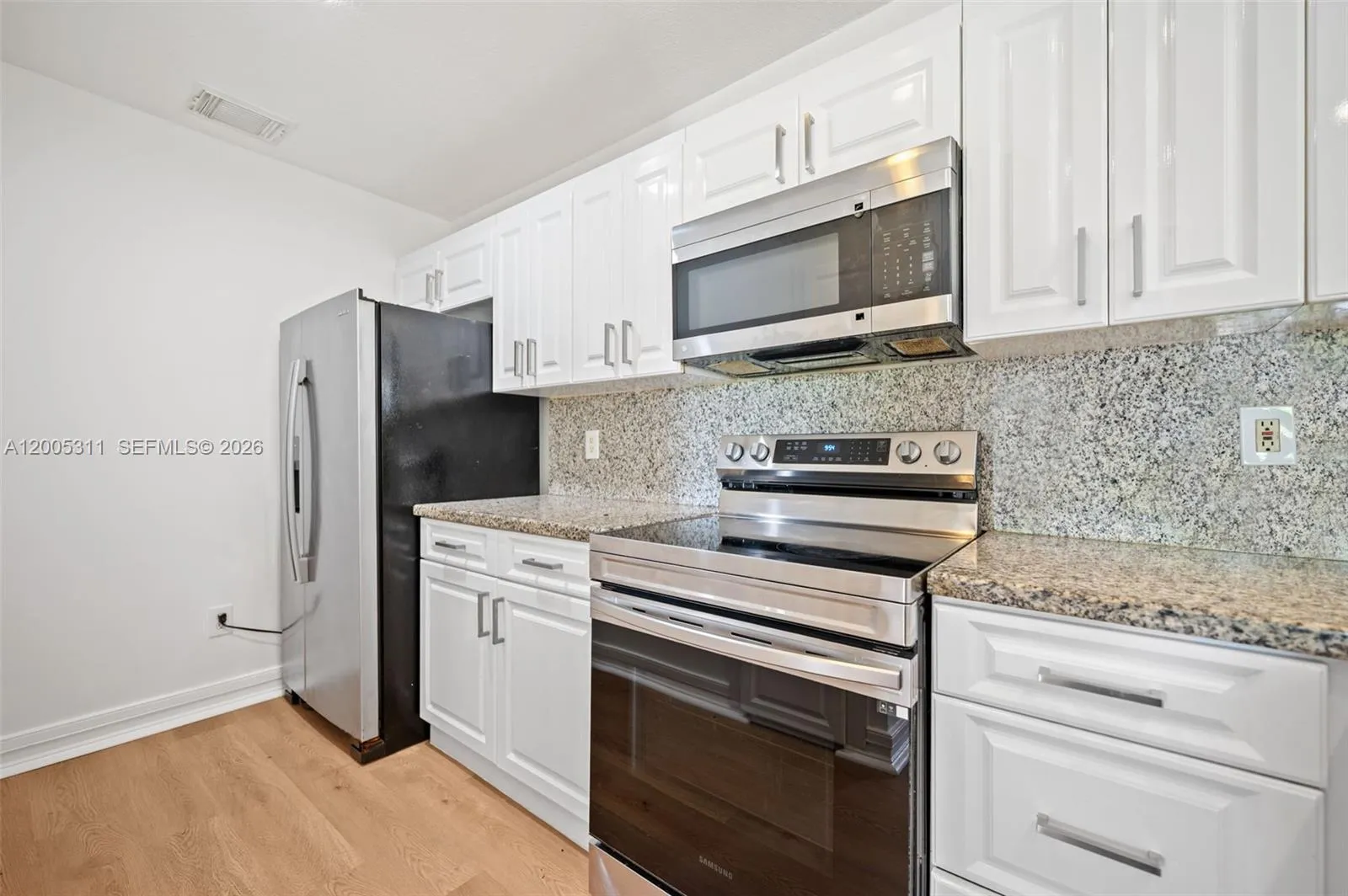 18880 Nw 57th Ave 301, Hialeah, Florida 33015, Hialeah, Florida 33015, 2 Bedrooms Bedrooms, ,2 BathroomsBathrooms,Residential,For Sale,18880 Nw 57th Ave 301, Hialeah, Florida 33015,A12005311