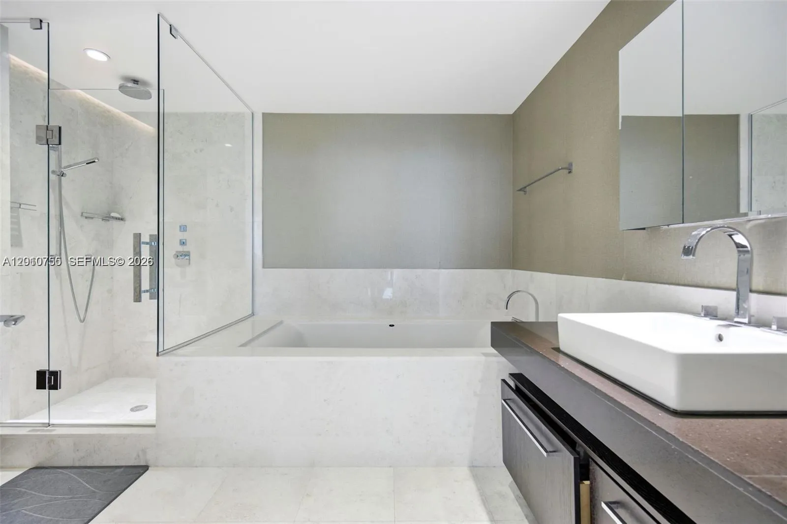 17121 Collins Ave 1606, Sunny Isles Beach, Florida, Sunny Isles Beach, Florida 33160, 1 Bedroom Bedrooms, ,1 BathroomBathrooms,Residential Lease,For Rent,17121 Collins Ave 1606, Sunny Isles Beach, Florida,A12010755
