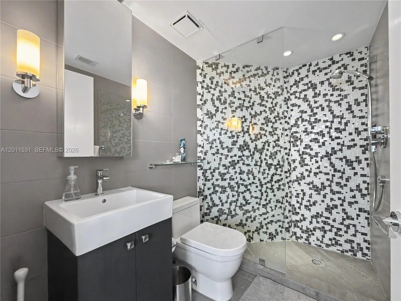 17555 Collins Ave 2501, Sunny Isles Beach, Florida, Sunny Isles Beach, Florida 33160, 3 Bedrooms Bedrooms, ,3 BathroomsBathrooms,Residential Lease,For Rent,17555 Collins Ave 2501, Sunny Isles Beach, Florida,A12011531