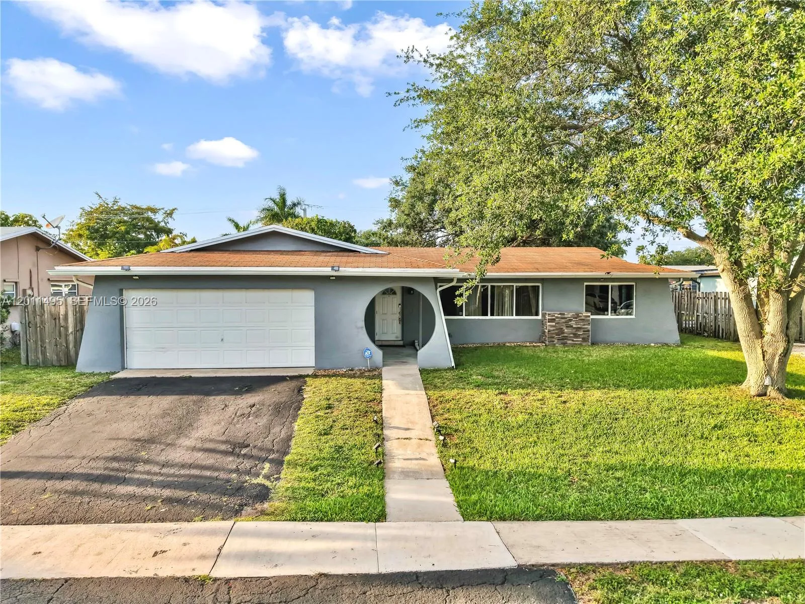 9511 Nw 8th St, Pembroke Pines, Florida 33024, Pembroke Pines, Florida 33024, 3 Bedrooms Bedrooms, ,2 BathroomsBathrooms,Residential,For Sale,9511 Nw 8th St, Pembroke Pines, Florida 33024,A12011495