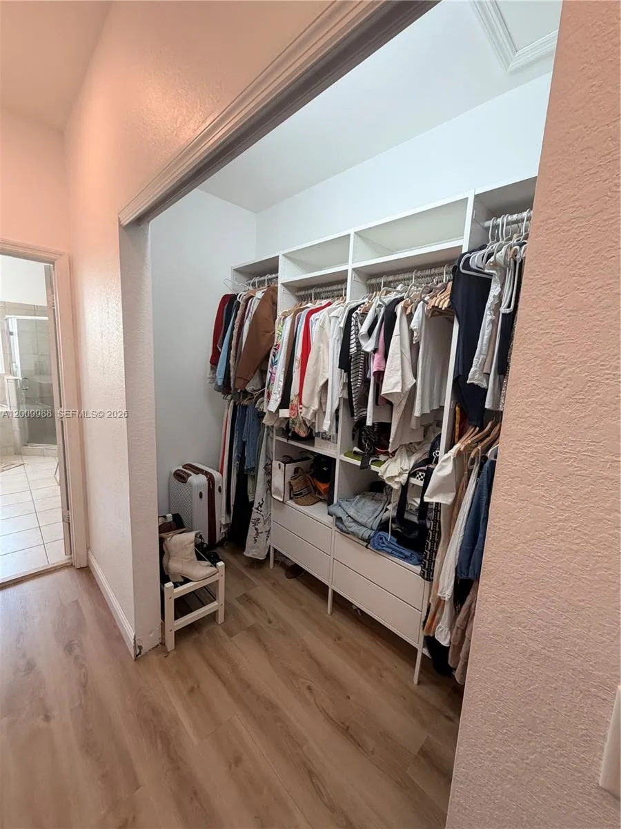 PRIMARY 2 WALK-IN CLOSETS
