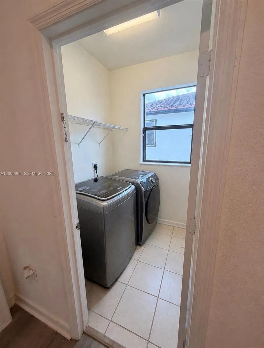 LAUNDRY UPSTAIRS