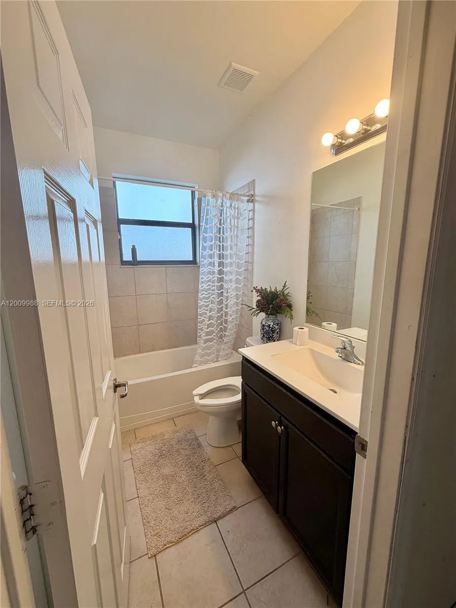 GUEST FULL BATH DOWNSTAIRS