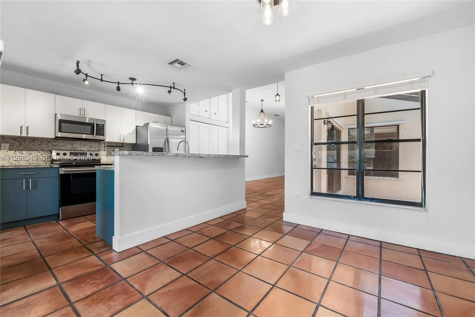 2934 W Trade Ave, Miami, Florida 33133, Miami, Florida 33133, 2 Bedrooms Bedrooms, ,2 BathroomsBathrooms,Residential Lease,For Rent,2934 W Trade Ave, Miami, Florida 33133,A11998945