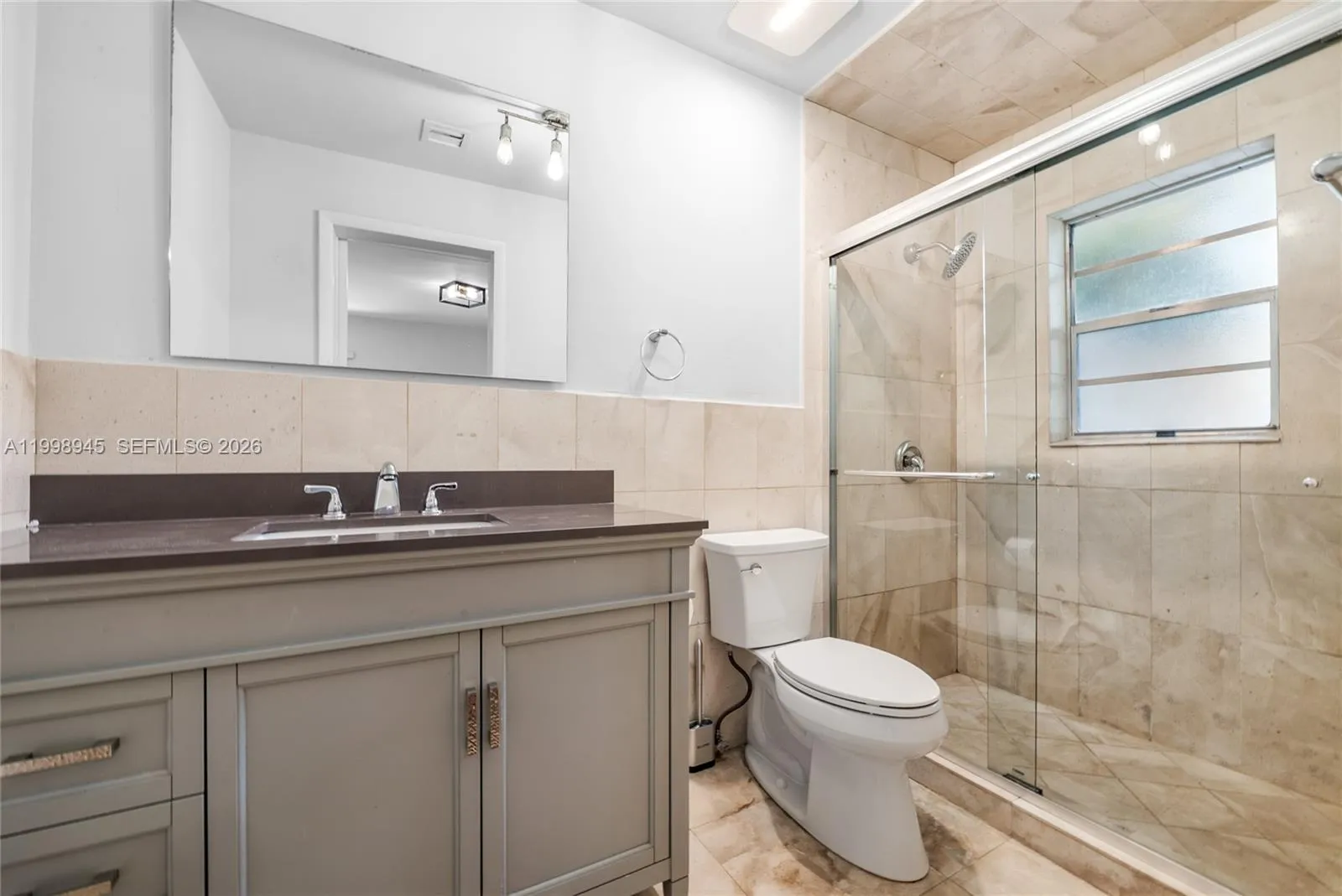 2934 W Trade Ave, Miami, Florida 33133, Miami, Florida 33133, 2 Bedrooms Bedrooms, ,2 BathroomsBathrooms,Residential Lease,For Rent,2934 W Trade Ave, Miami, Florida 33133,A11998945