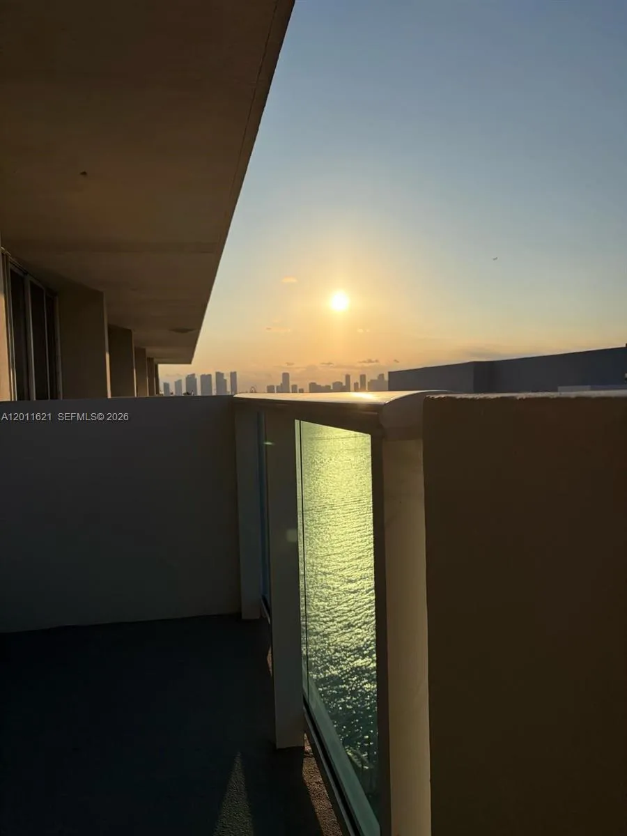 1200 West Ave Ph22, Miami Beach, Florida 33139, Miami Beach, Florida 33139, 1 Bedroom Bedrooms, ,1 BathroomBathrooms,Residential Lease,For Rent,1200 West Ave Ph22, Miami Beach, Florida 33139,A12011621