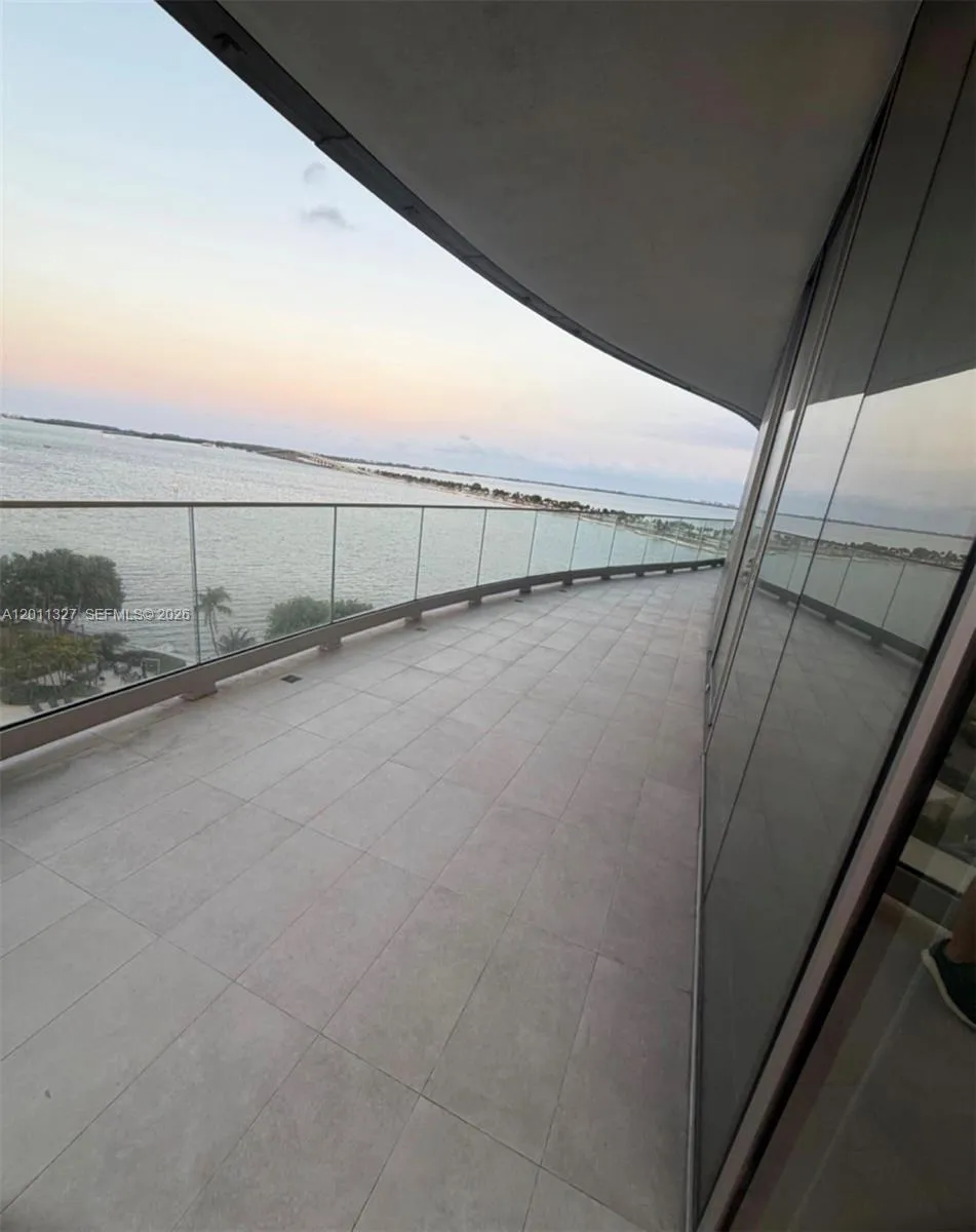 175 Se 25th Road 704, Miami, Florida 33129, Miami, Florida 33129, 2 Bedrooms Bedrooms, ,2 BathroomsBathrooms,Residential Lease,For Rent,175 Se 25th Road 704, Miami, Florida 33129,A12011327