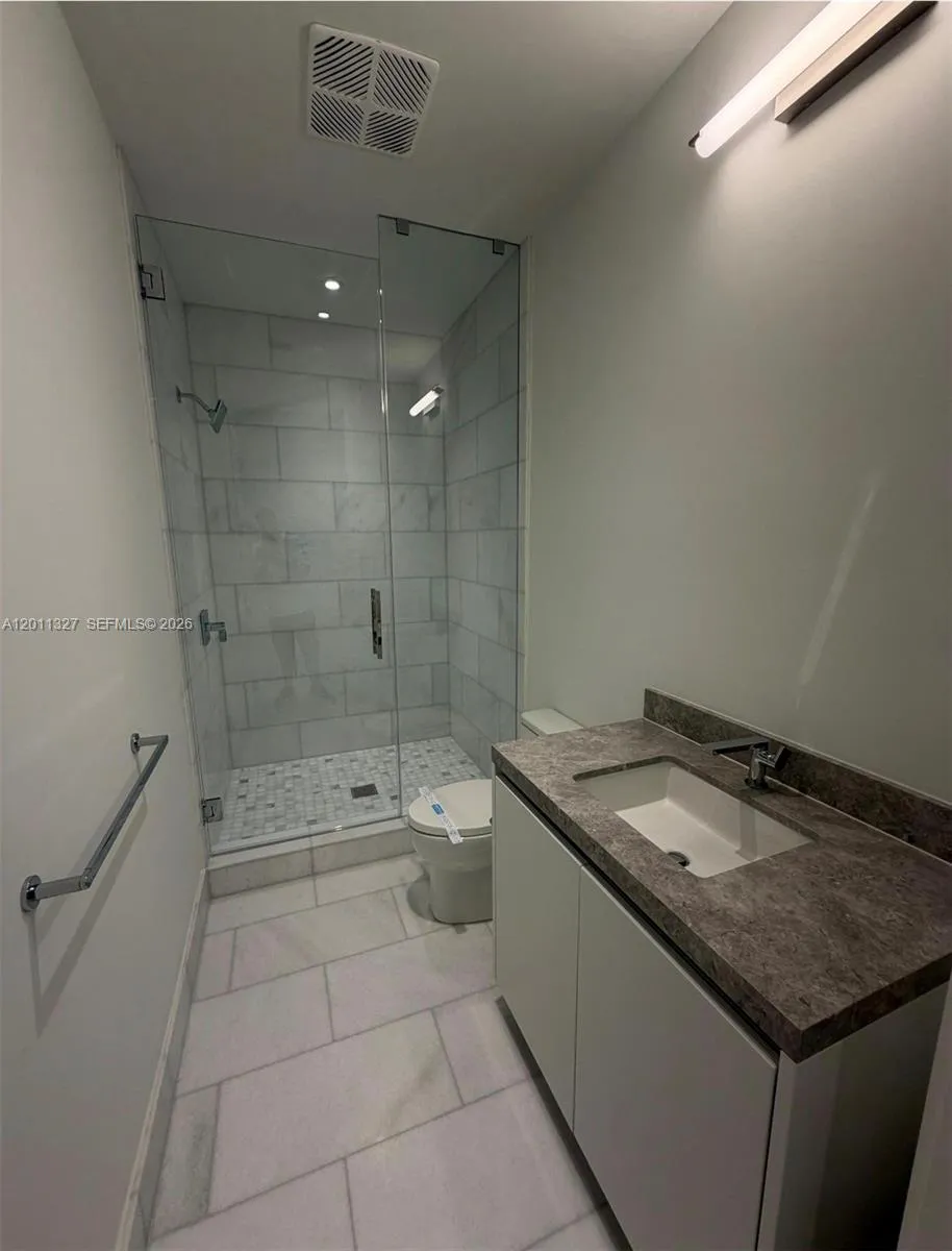 175 Se 25th Road 704, Miami, Florida 33129, Miami, Florida 33129, 2 Bedrooms Bedrooms, ,2 BathroomsBathrooms,Residential Lease,For Rent,175 Se 25th Road 704, Miami, Florida 33129,A12011327