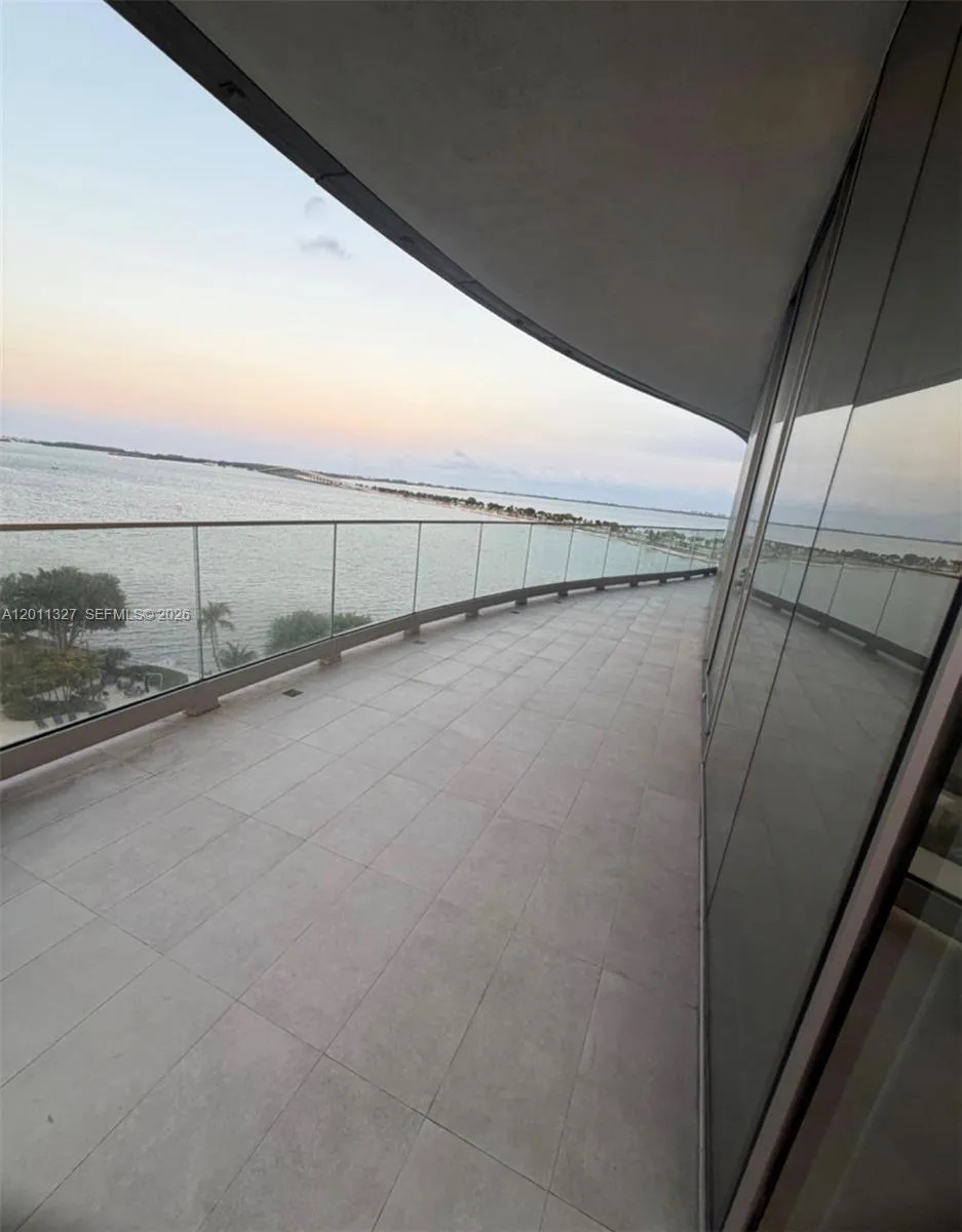 175 Se 25th Road 704, Miami, Florida 33129, Miami, Florida 33129, 2 Bedrooms Bedrooms, ,2 BathroomsBathrooms,Residential Lease,For Rent,175 Se 25th Road 704, Miami, Florida 33129,A12011327