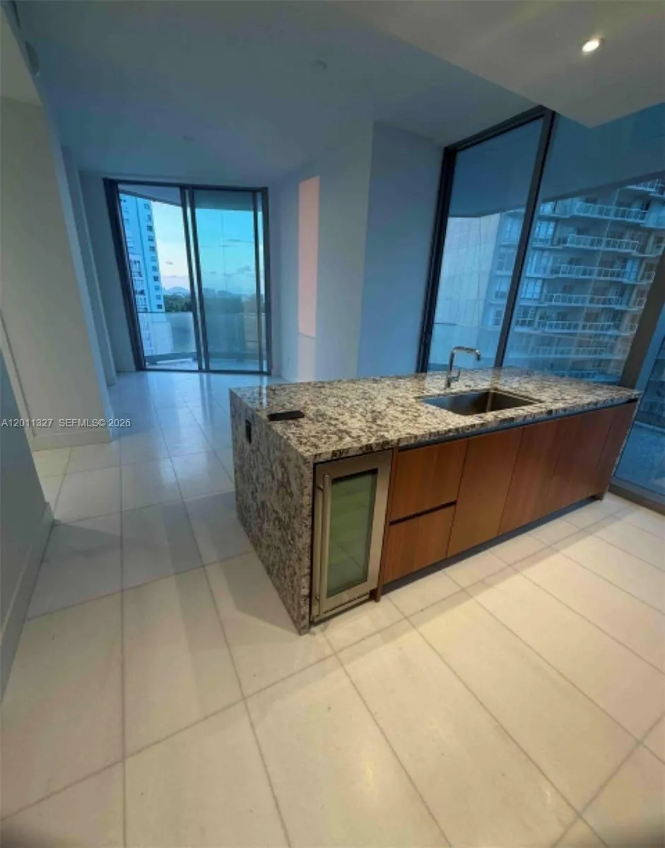 175 Se 25th Road 704, Miami, Florida 33129, Miami, Florida 33129, 2 Bedrooms Bedrooms, ,2 BathroomsBathrooms,Residential Lease,For Rent,175 Se 25th Road 704, Miami, Florida 33129,A12011327