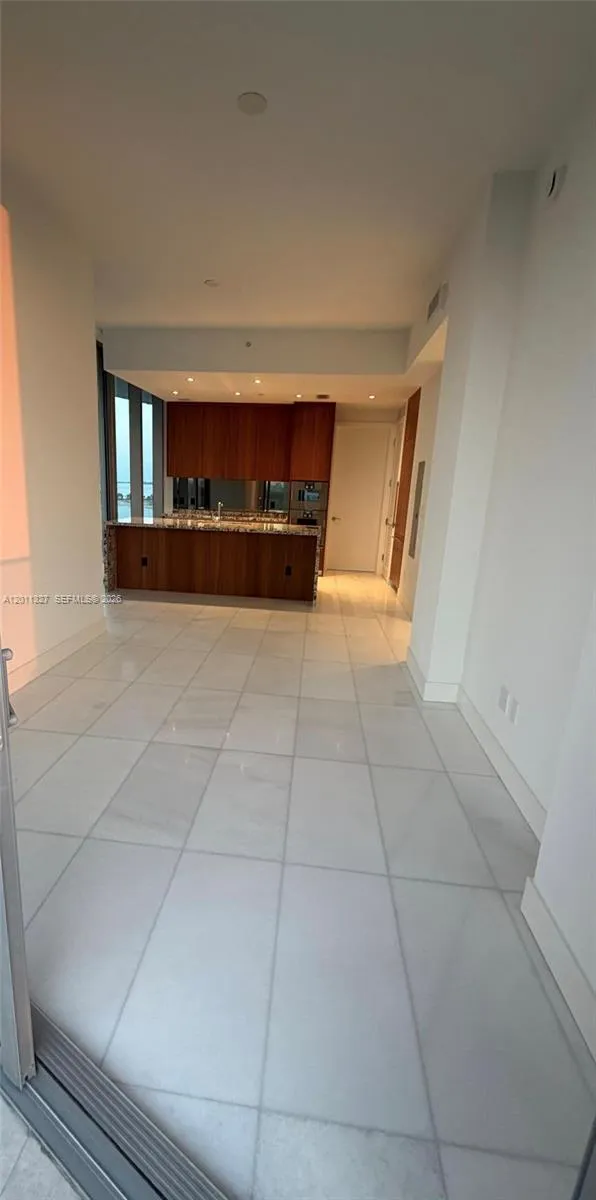175 Se 25th Road 704, Miami, Florida 33129, Miami, Florida 33129, 2 Bedrooms Bedrooms, ,2 BathroomsBathrooms,Residential Lease,For Rent,175 Se 25th Road 704, Miami, Florida 33129,A12011327