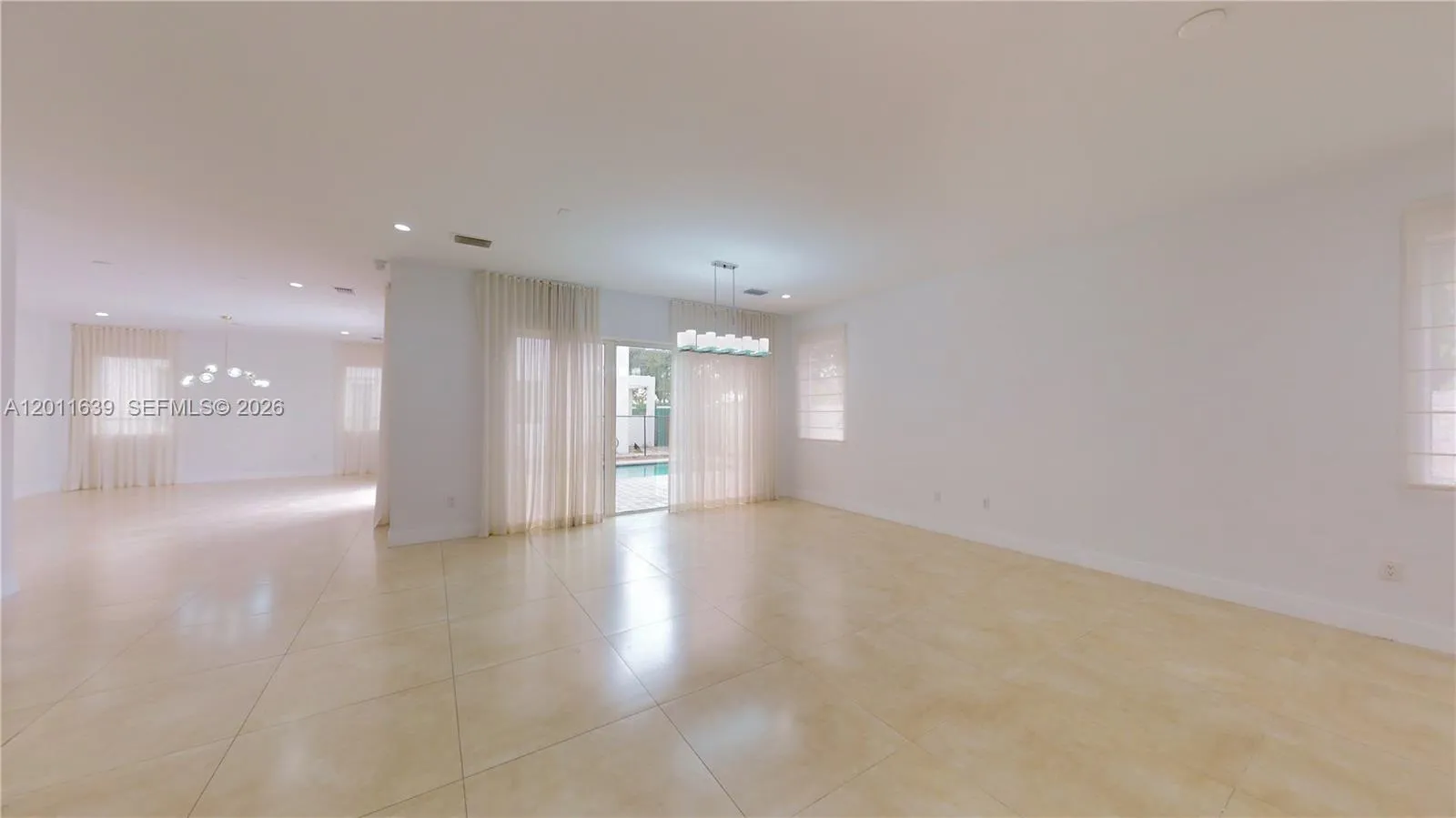 9980 Nw 74th Ter, Doral, Florida 33178, Doral, Florida 33178, 5 Bedrooms Bedrooms, ,5 BathroomsBathrooms,Residential,For Sale,9980 Nw 74th Ter, Doral, Florida 33178,A12011639