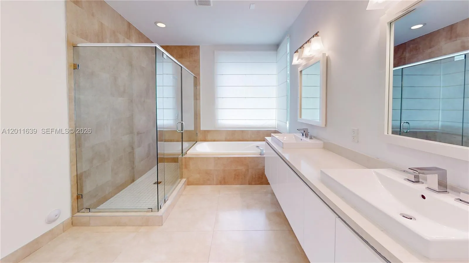 9980 Nw 74th Ter, Doral, Florida 33178, Doral, Florida 33178, 5 Bedrooms Bedrooms, ,5 BathroomsBathrooms,Residential,For Sale,9980 Nw 74th Ter, Doral, Florida 33178,A12011639