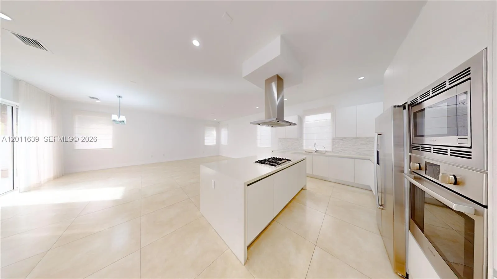 9980 Nw 74th Ter, Doral, Florida 33178, Doral, Florida 33178, 5 Bedrooms Bedrooms, ,5 BathroomsBathrooms,Residential,For Sale,9980 Nw 74th Ter, Doral, Florida 33178,A12011639