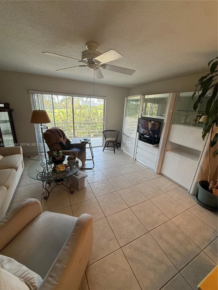 700 Ne 14th Ave 409, Hallandale Beach, Florida 330, Hallandale Beach, Florida 33009, 1 Bedroom Bedrooms, ,1 BathroomBathrooms,Residential,For Sale,700 Ne 14th Ave 409, Hallandale Beach, Florida 330,A12011689