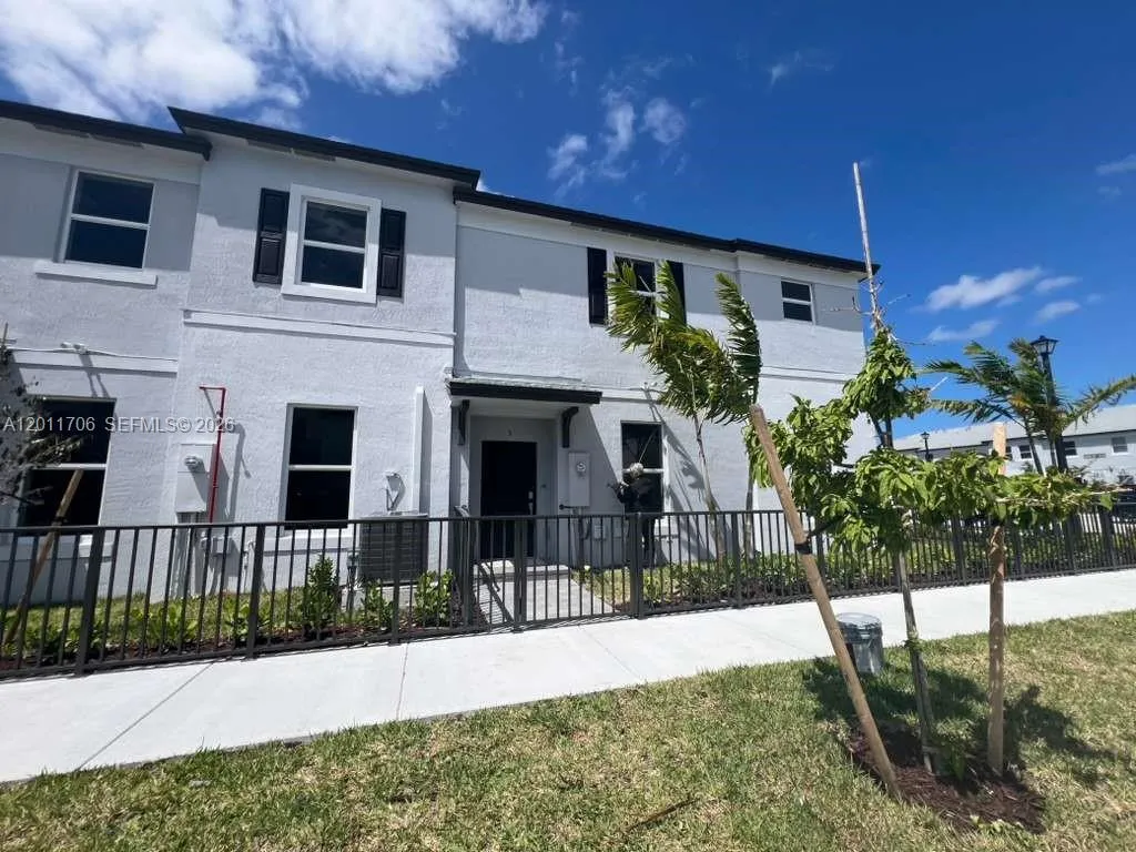 12430 Sw 248th St 9, Homestead, Florida 33032, Homestead, Florida 33032, 3 Bedrooms Bedrooms, ,2 BathroomsBathrooms,Residential Lease,For Rent,12430 Sw 248th St 9, Homestead, Florida 33032,A12011706 12430 Sw 248th St 9, Homestead, Florida 33032, Homestead, Florida 33032, 3 Bedrooms Bedrooms, ,2 BathroomsBathrooms,Residential Lease,For Rent,12430 Sw 248th St 9, Homestead, Florida 33032,A12011706