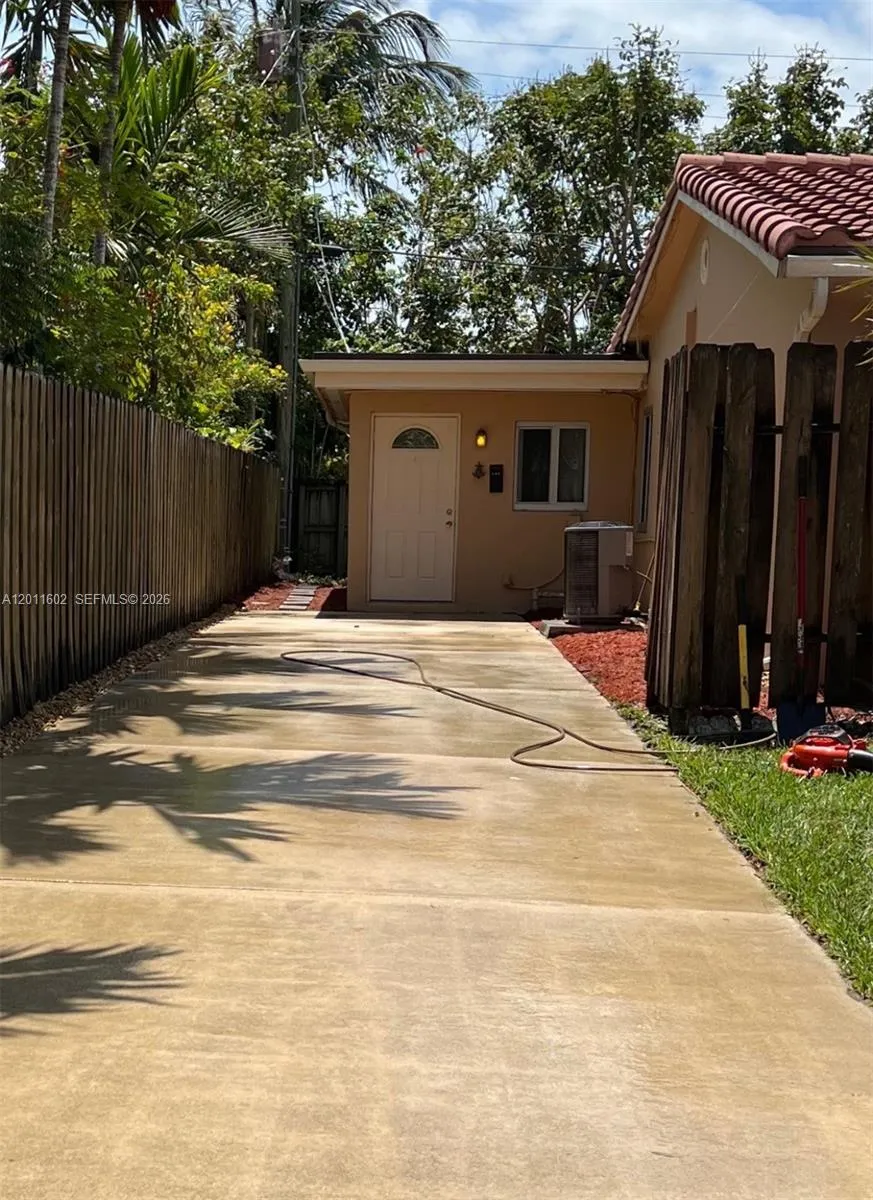40 Se 8th St, Dania Beach, Florida 33004, Dania Beach, Florida 33004, ,Residential Income,For Sale,40 Se 8th St, Dania Beach, Florida 33004,A12011602