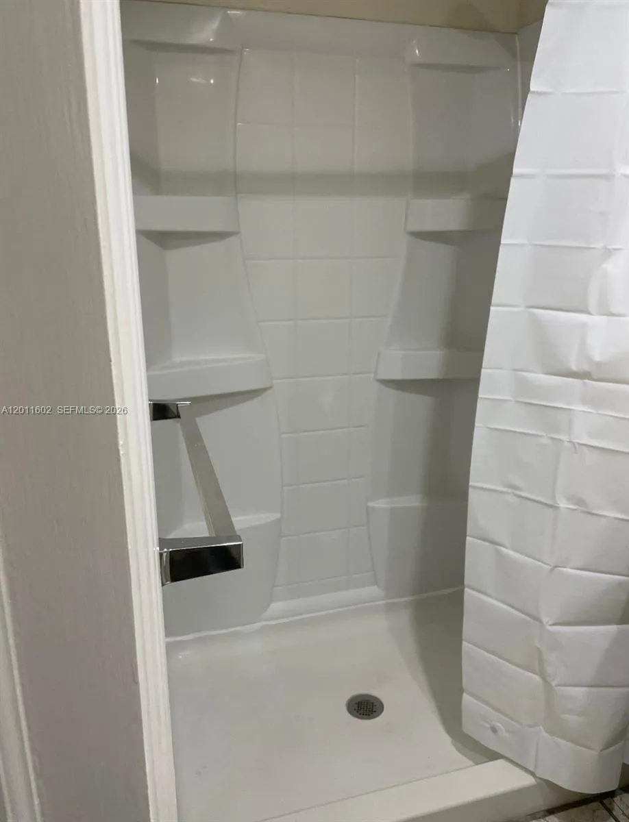 40 Se 8th St, Dania Beach, Florida 33004, Dania Beach, Florida 33004, ,Residential Income,For Sale,40 Se 8th St, Dania Beach, Florida 33004,A12011602