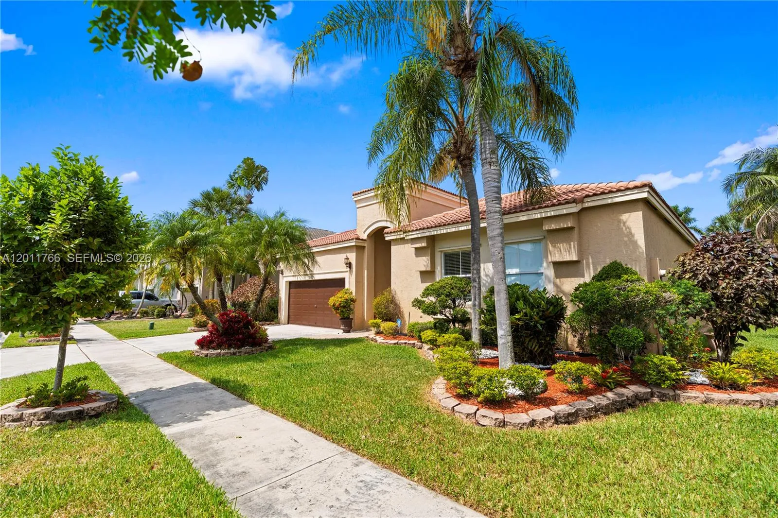 980 Sw 171st Ter, Pembroke Pines, Florida 33027, Pembroke Pines, Florida 33027, 4 Bedrooms Bedrooms, ,2 BathroomsBathrooms,Residential,For Sale,980 Sw 171st Ter, Pembroke Pines, Florida 33027,A12011766
