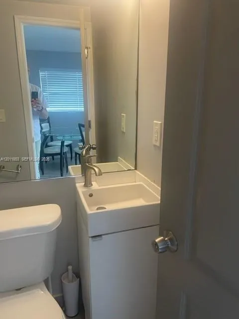 1041 Ne 35th St, Oakland Park, Florida 33334, Oakland Park, Florida 33334, ,Residential Income,For Sale,1041 Ne 35th St, Oakland Park, Florida 33334,A12011853